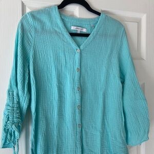 Foxcroft Gauzy Button Up  medium  M V Neck Tie Sleeve 100% Cotton Beachy blue